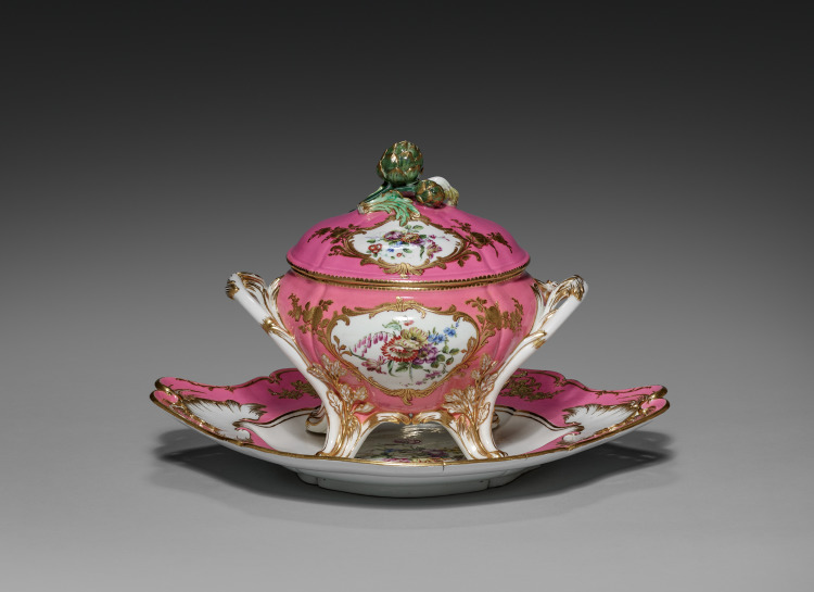 Covered Tureen on Stand (2 of 2)