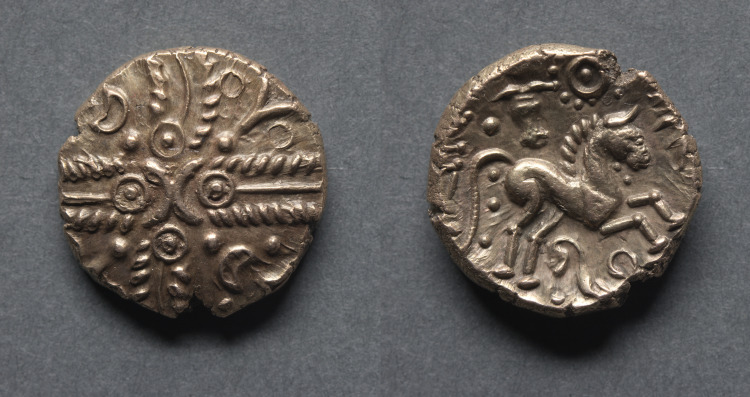 Tasciovanus Stater: Crossed Wreaths (obverse); Horse and Bucranium (Head of Ox) (reverse)