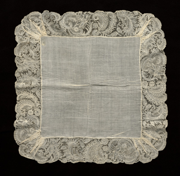 Bobbin Lace (Point d'Angleterre) Handkerchief