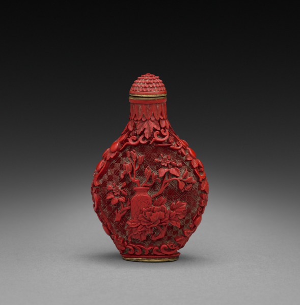 Snuff Bottle with Flowers