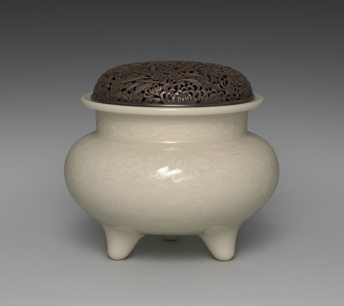 Incense Burner with Peony and Cloud