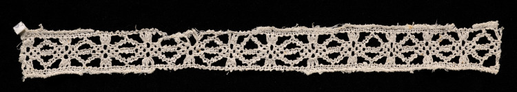 Bobbin Lace Insertion with Selvage
