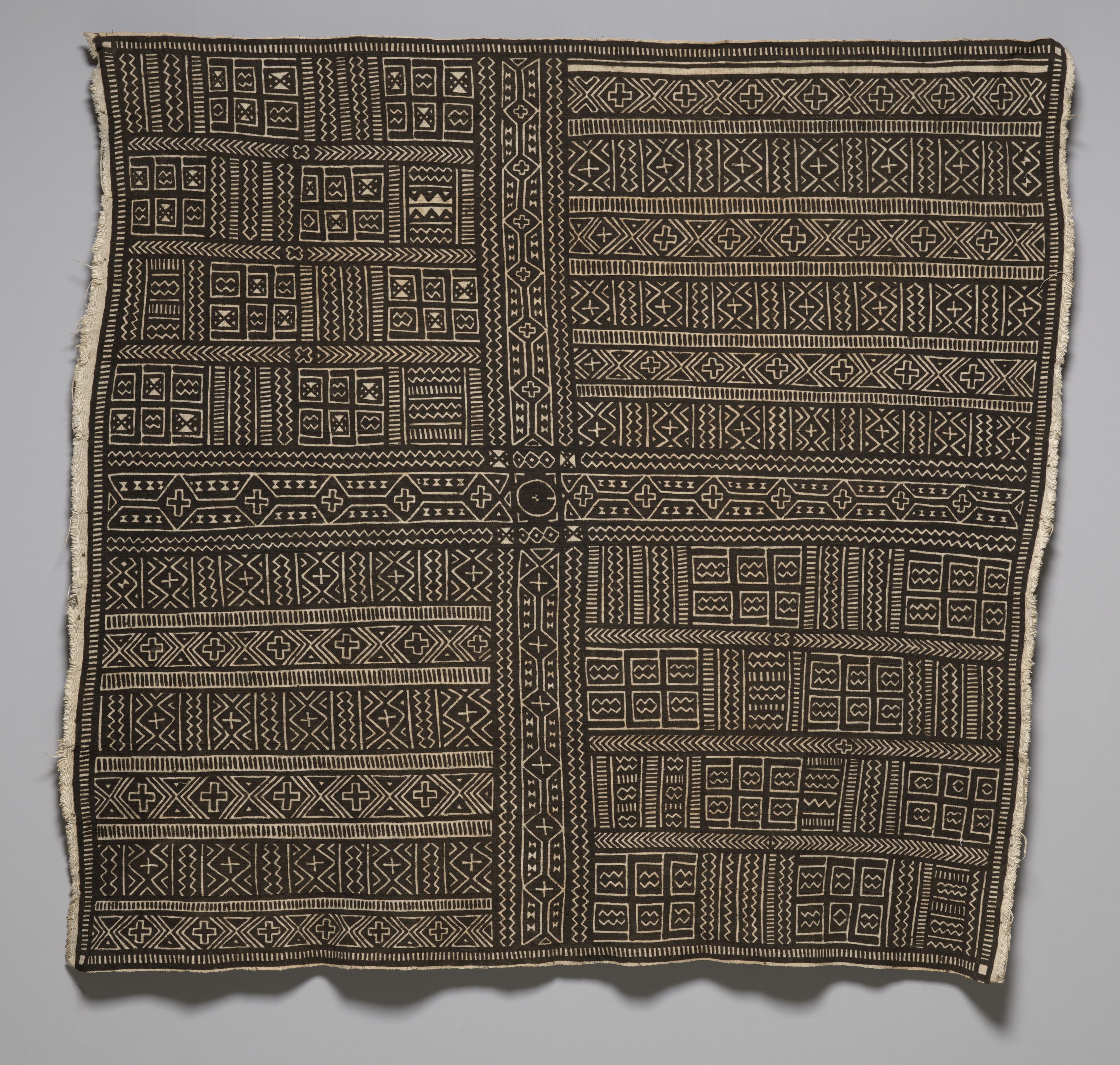 Display Cloth (tapis): Koumi Diosseni Kandian (Koumi Diossé, The Long-Necked)