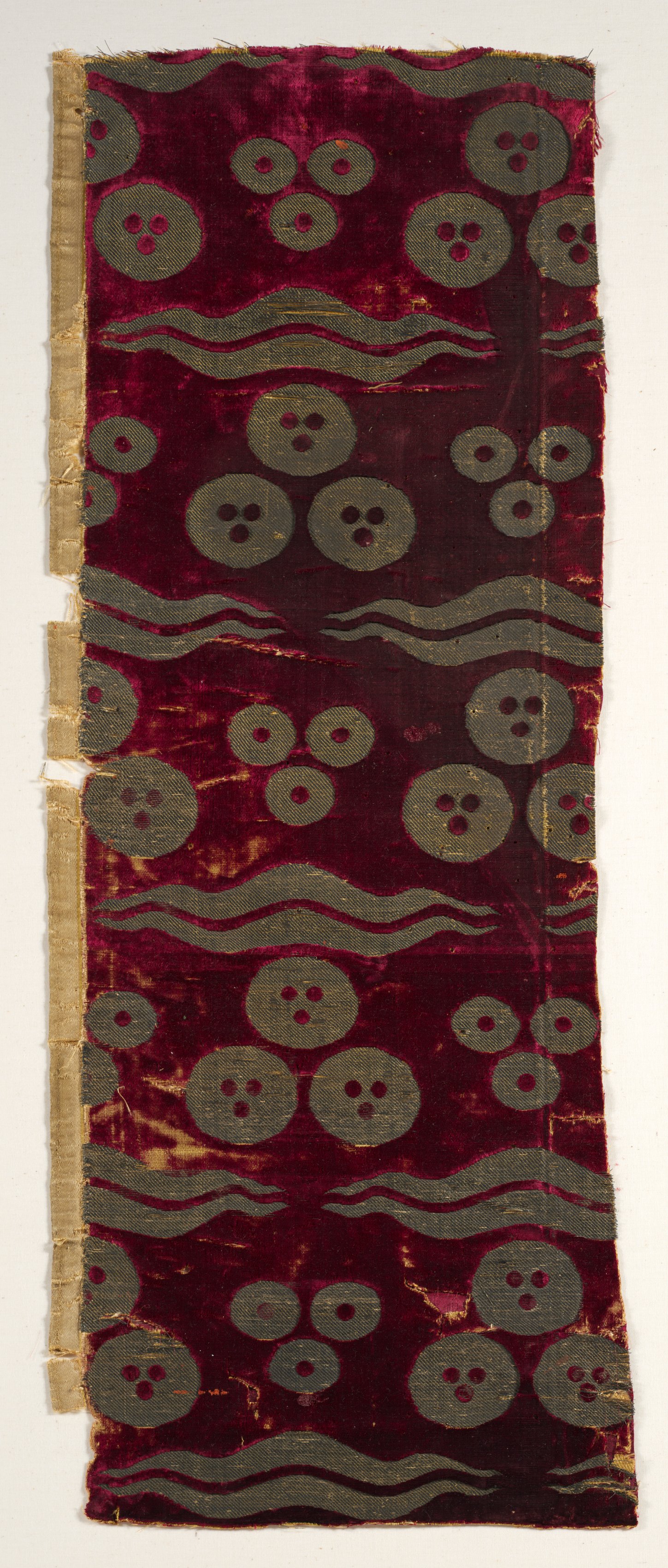 Brocaded velvet with chintamani design