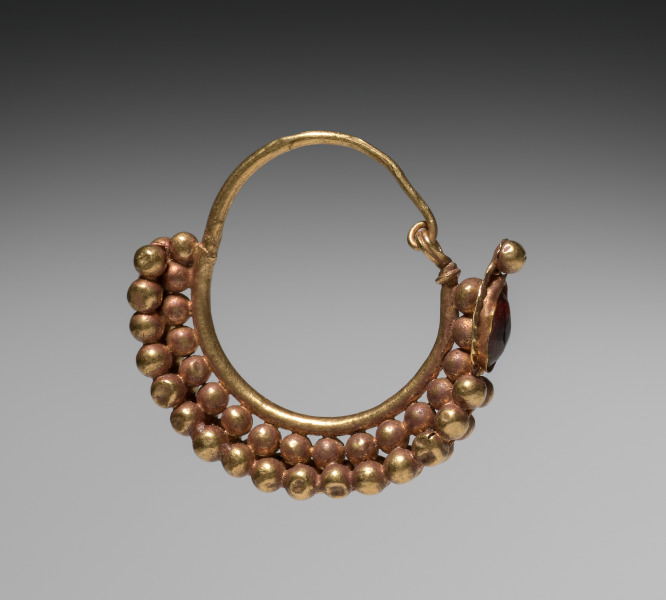 Earring (one of a pair)
