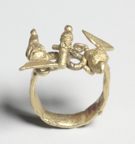 Ring: Cannon Flanked by Two Birds
