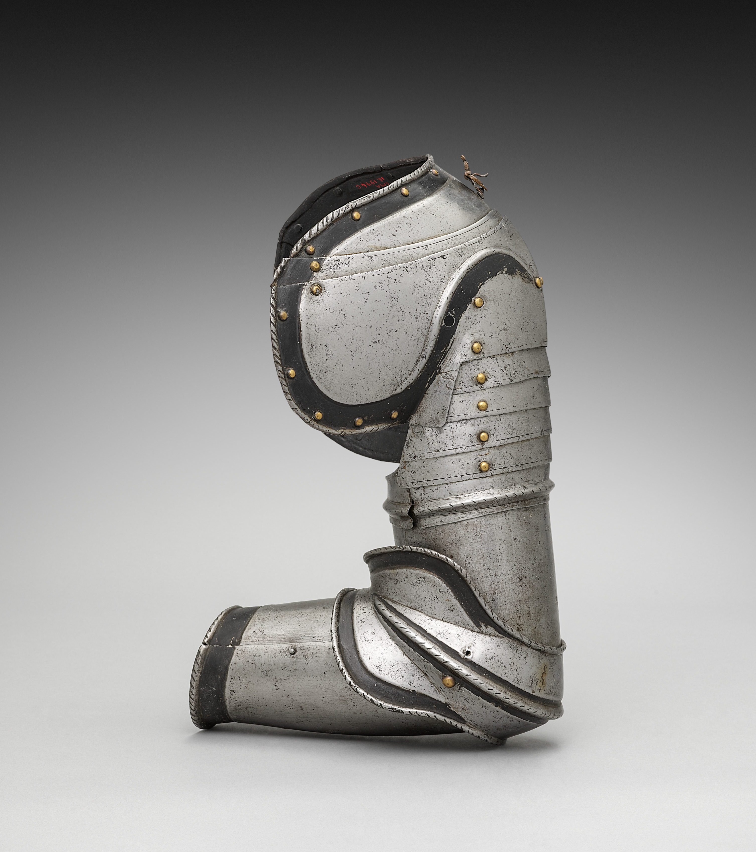 Left Pauldron with Rerebrace (upper cannon) and Lower Cannon