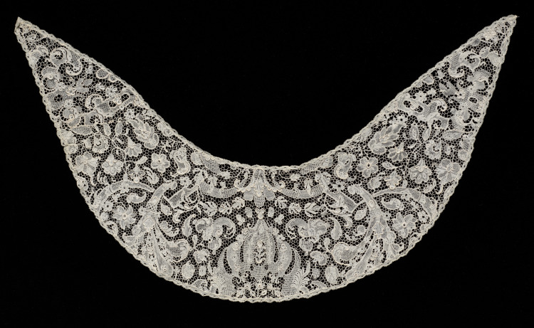 Needlepoint (Point de France) Lace Collar
