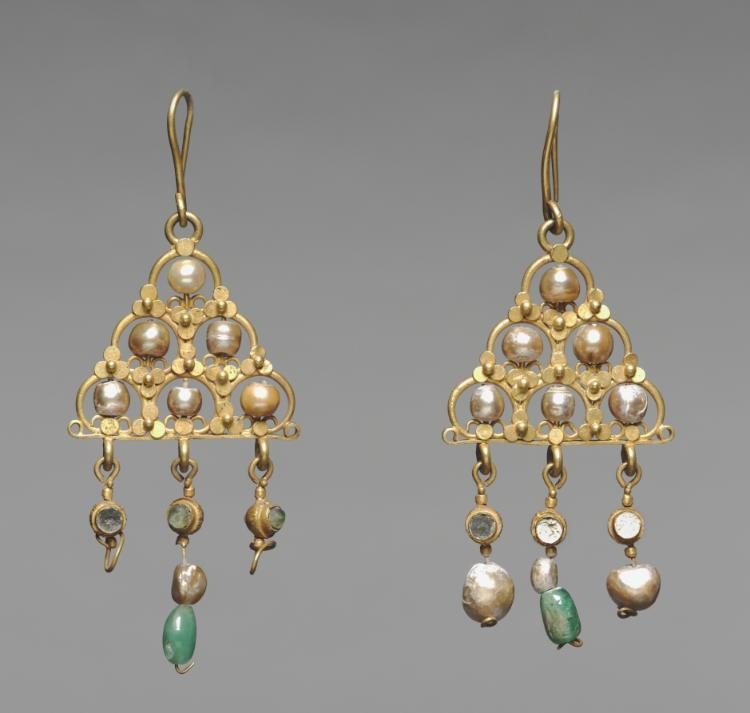 Earring (one of a pair)