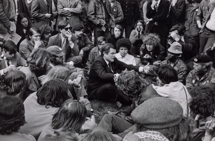 Ted Kennedy speaks and listens to the complaints of the veterans and youth. All the major democratic possible presidential candidates for 1972 were seen in Washington talking to these people. The war and its end is considered to be the major political fight of the forthcoming presidential campaign. What outcome will be depends on how the people's opinion will develop