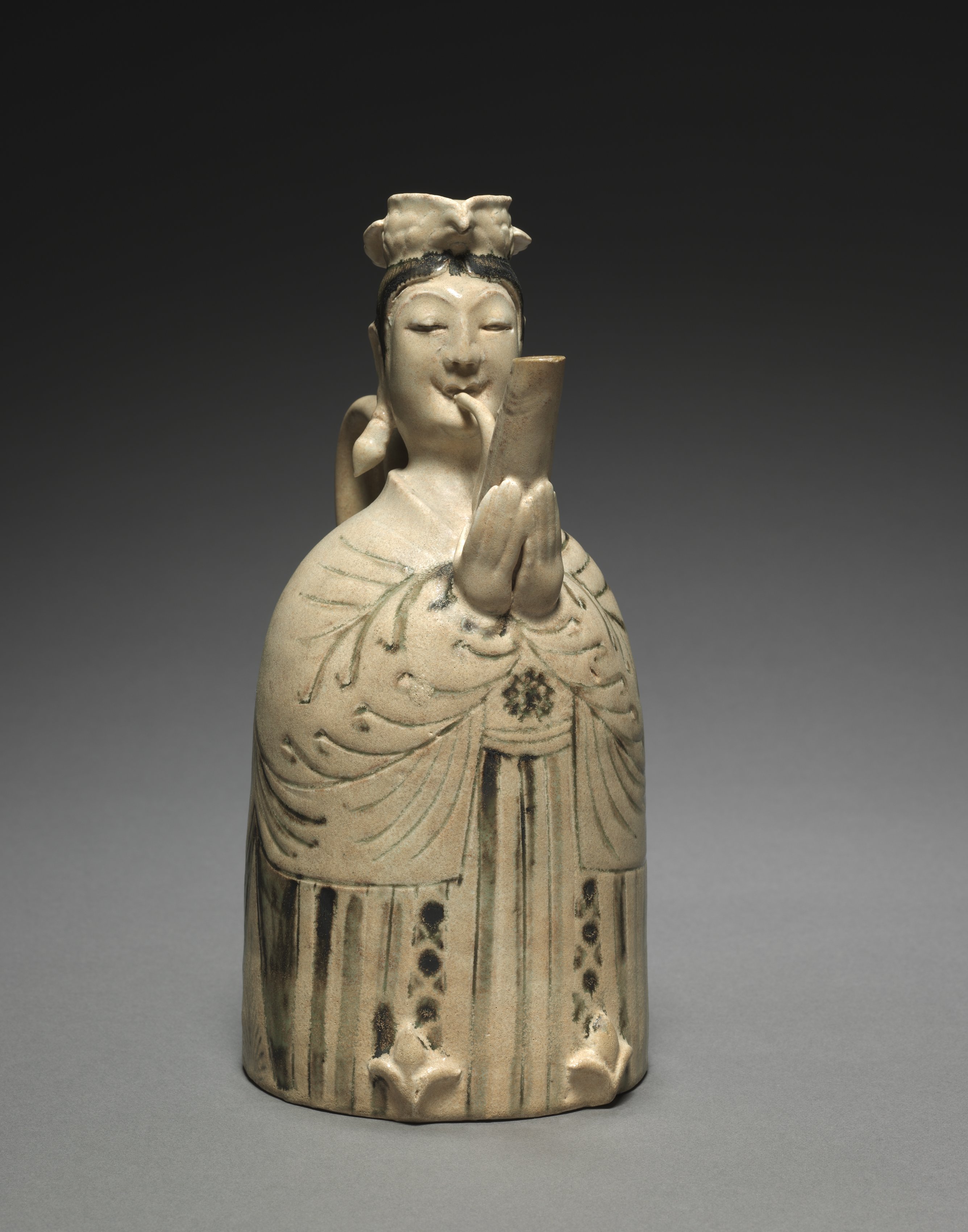 Ewer in the form of a Sheng Player