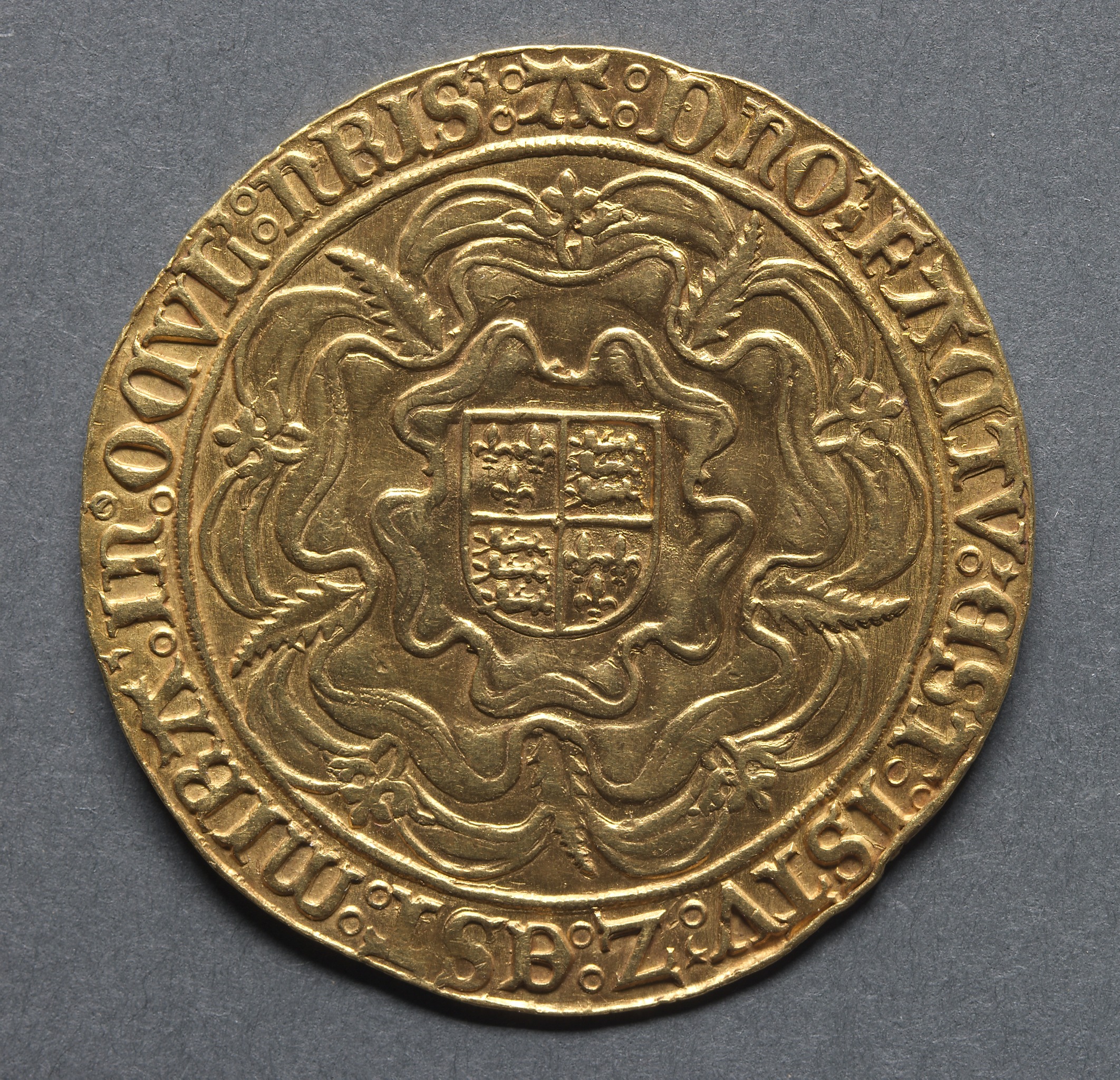 Sovereign: Shield of Royal Arms on a Tudor Rose (reverse)