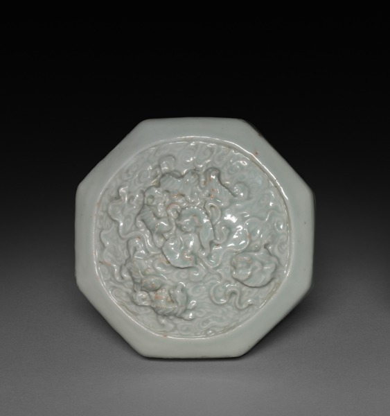 Hexagonal Covered Box with Lions in Relief: Qingbai Ware (lid)