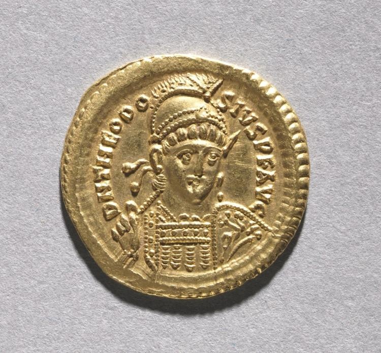 Solidus of Theodosius II and Valentinian III (obverse)
