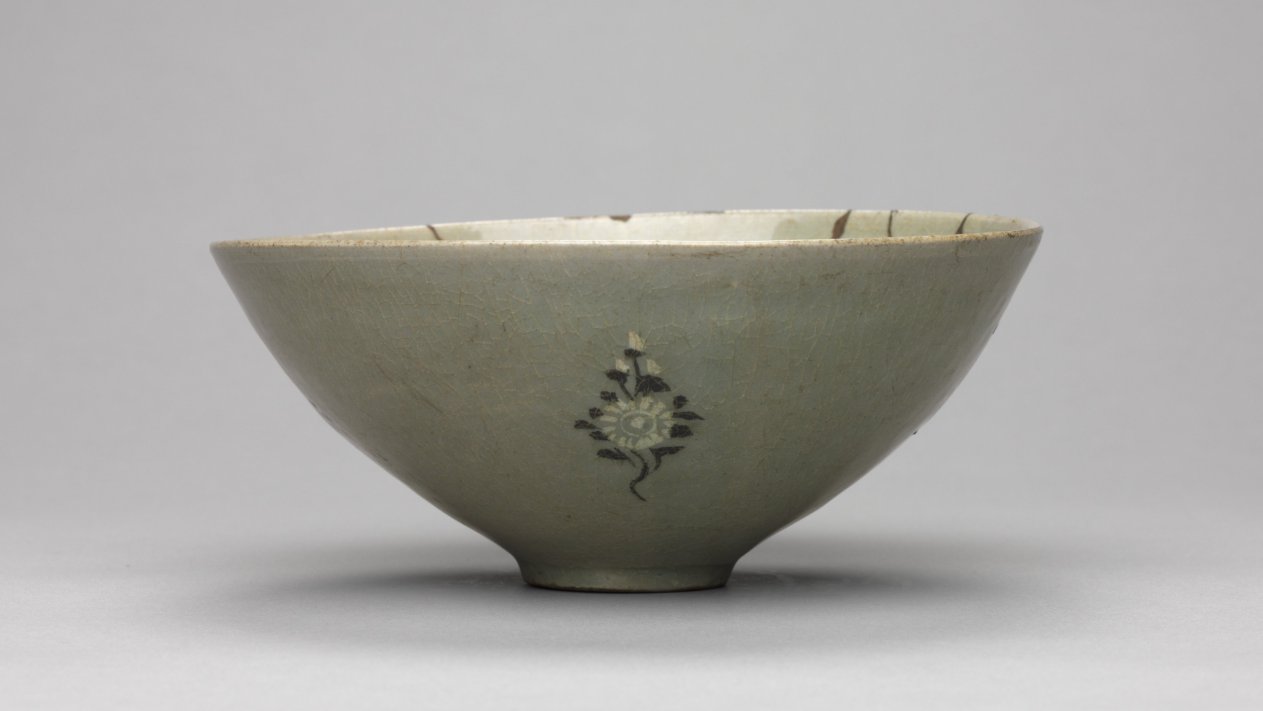 Bowl with Fish and Waves in Relief