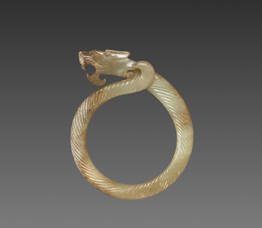 Fluted Ring with Dragon Head (Huan)