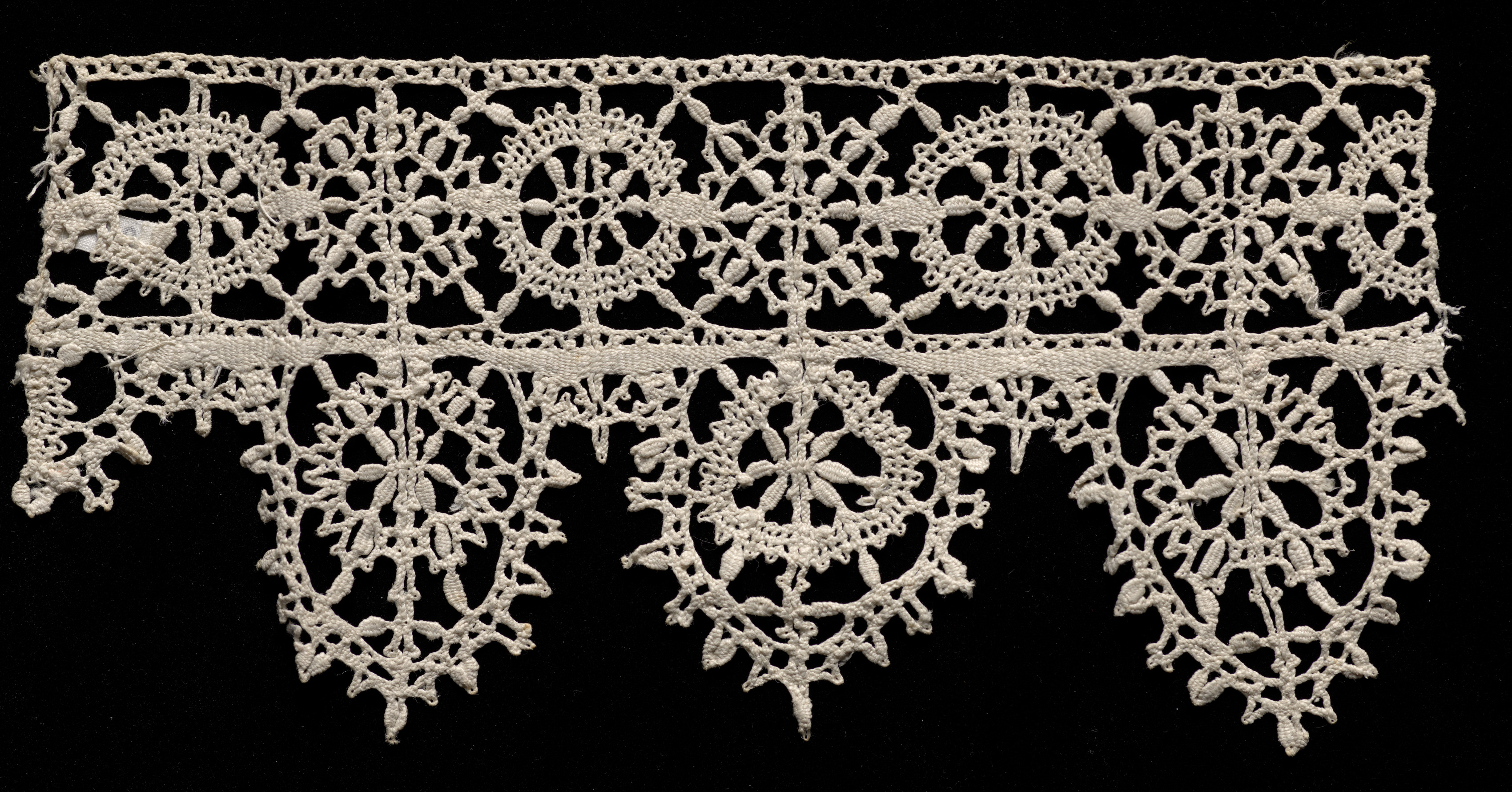 Bobbin Lace (Rose Lace) Insertion and Edging of Points