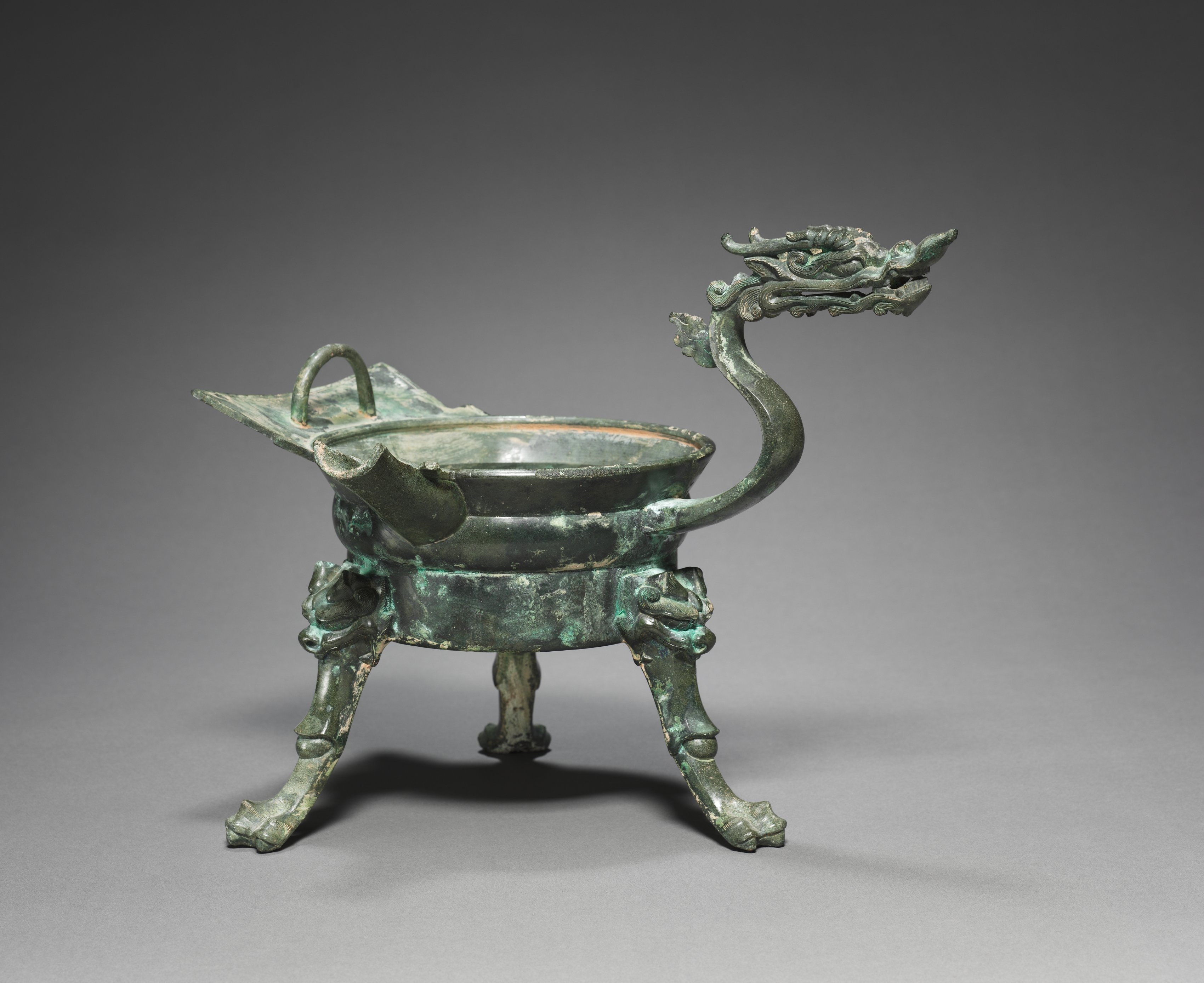 Tripod Container with Dragon-Head Handle (Zhadou)