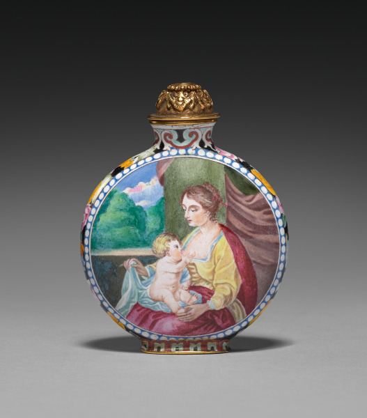 Snuff Bottle with European Figures