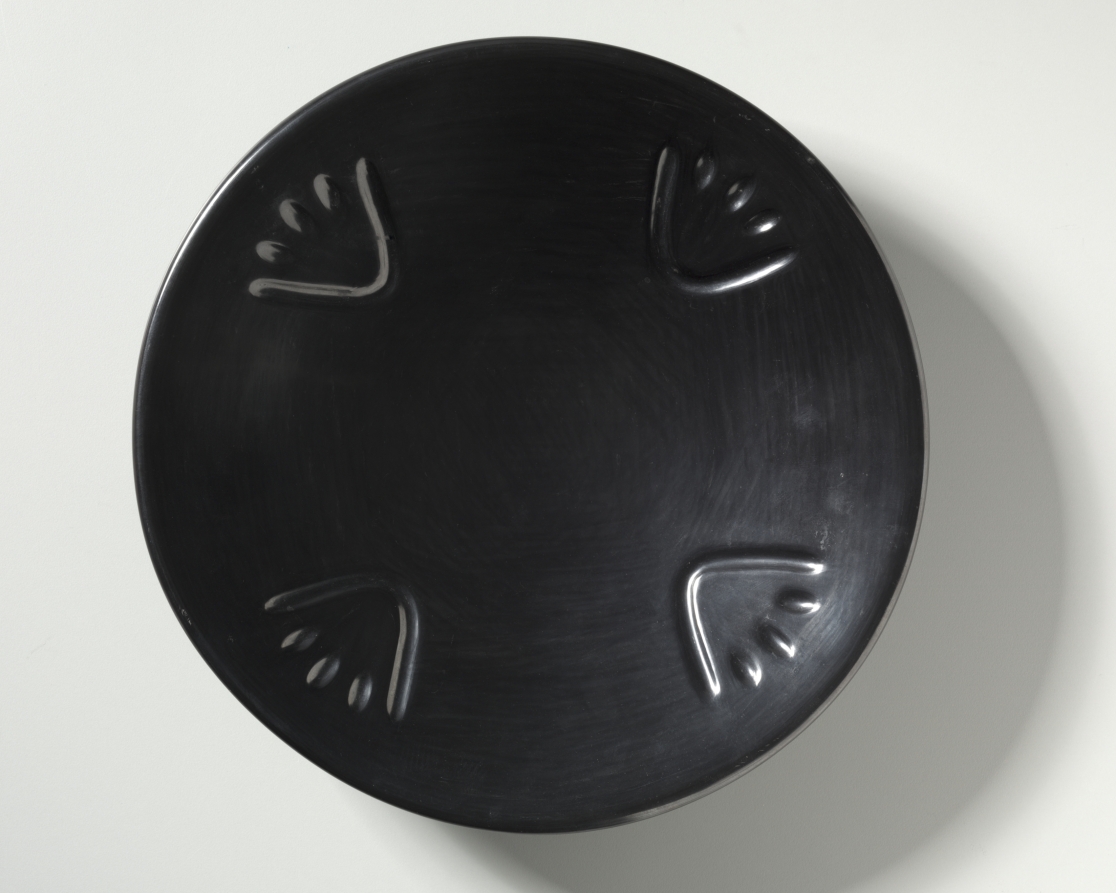 Plate with Bear Claw Design