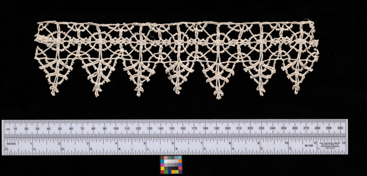 Bobbin Lace Insertion with Edging of Points