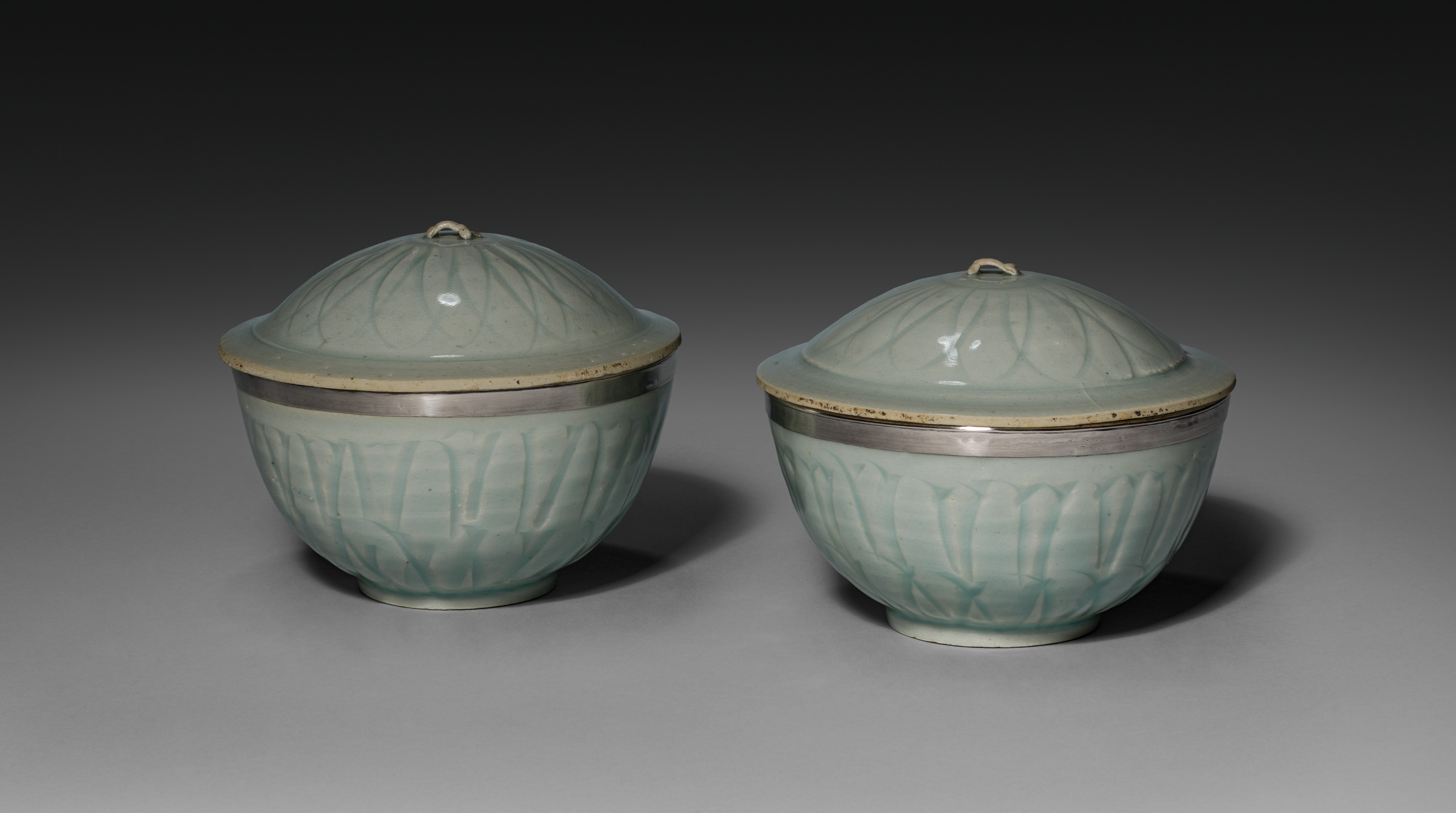 Pair of Qingbai Ware Bowls with Covers