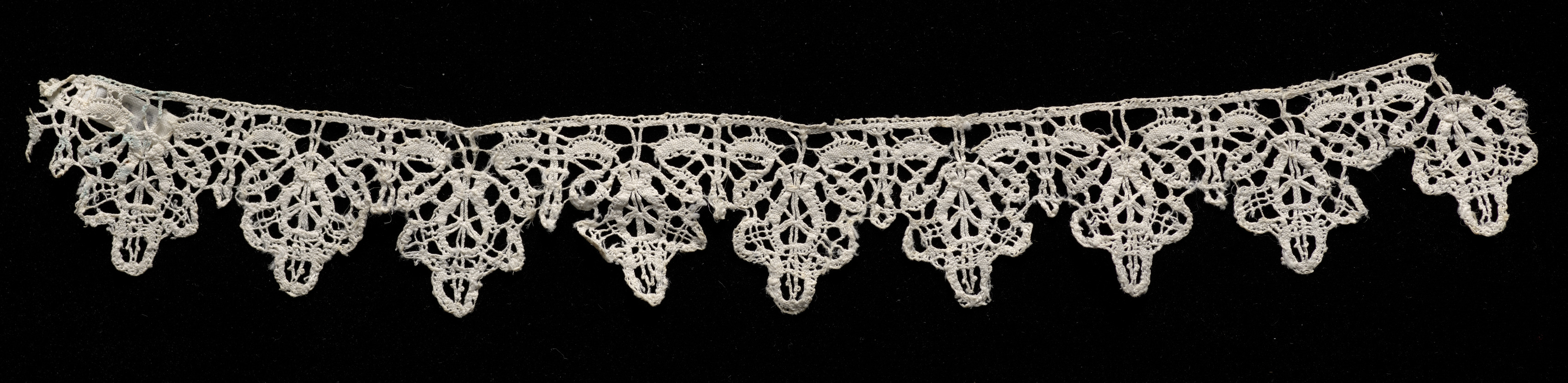 Bobbin Lace (Rose Lace) Edging with Points