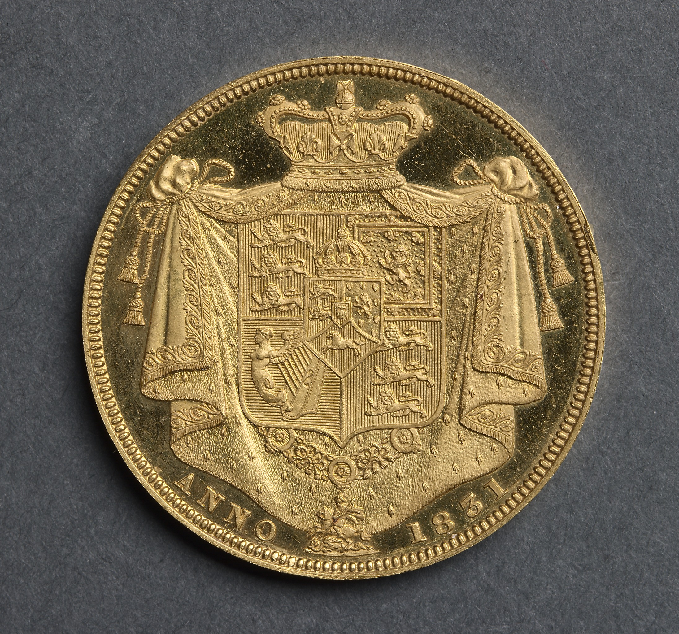 Two Pound Piece: Crowned and Heavily Mantled Shield of Arms (reverse)