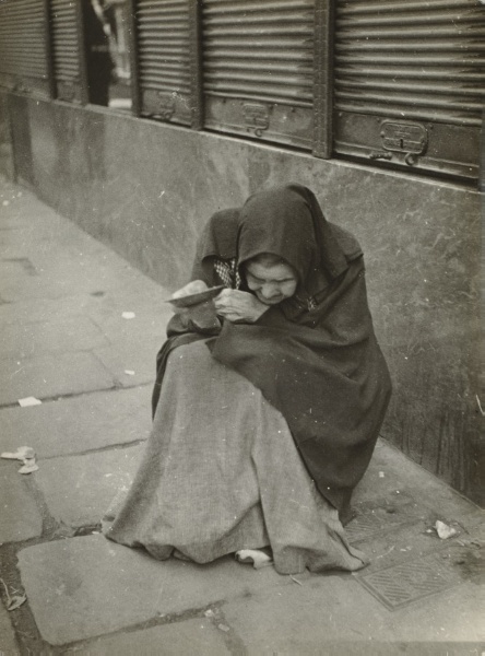 Beggar Woman, Barcelona
