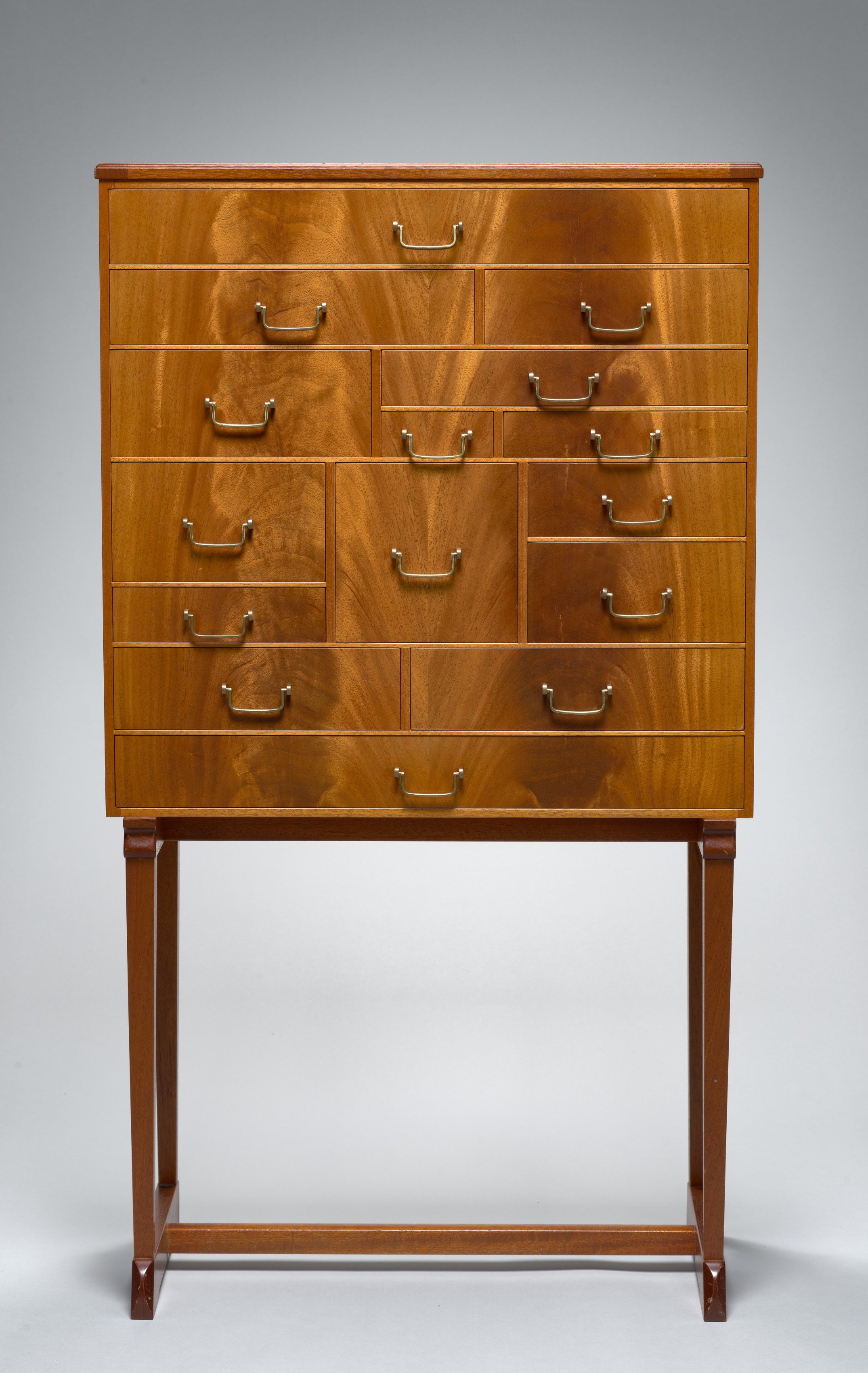 Cabinet on Stand (2030)