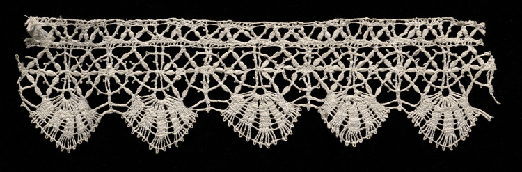 Bobbin Lace (Rose Lace) Insertion with Edging of Bell Points