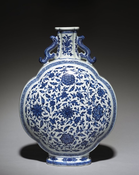 Gourd Flask with Floral Scrolls