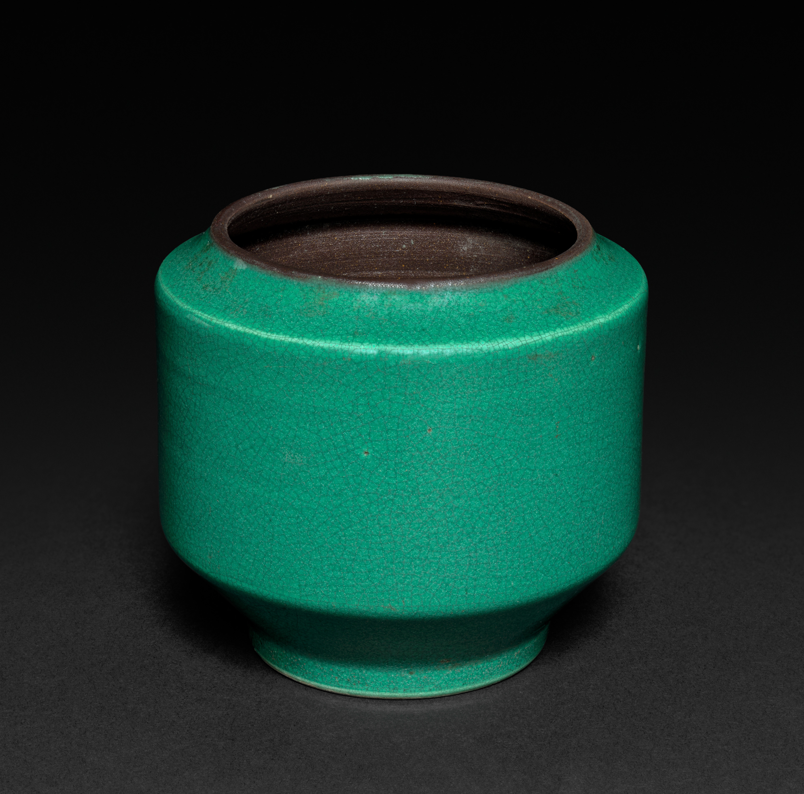 Camellia-Leaf-Green Cylindrical Vase