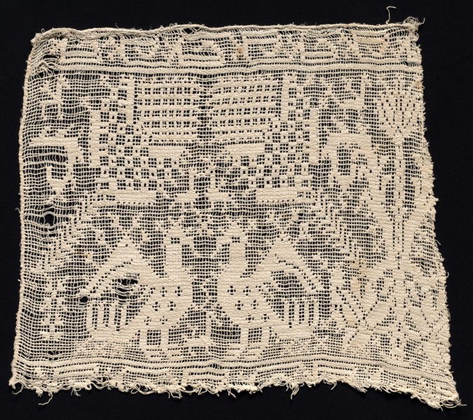 Fragment of a Band with Confronted Birds, a Formal Tree, and Smaller Animals