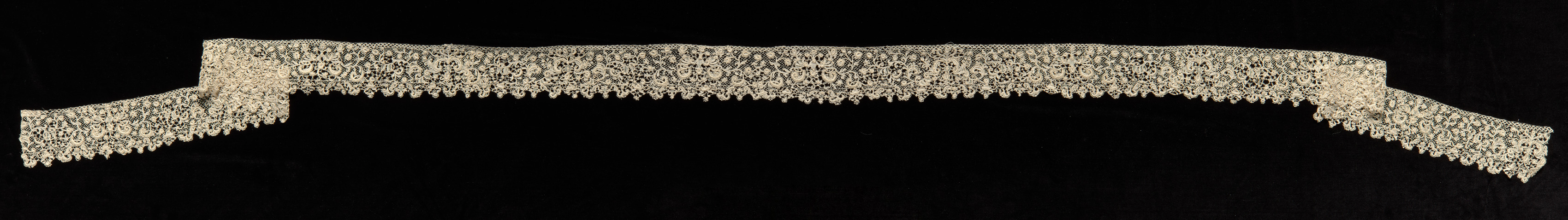 Needlepoint (Venetian Rose Point or variation of) Lace Edging