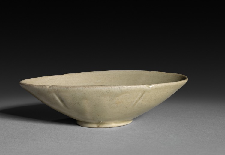 Chan: Oval Shaped Shallow Cup