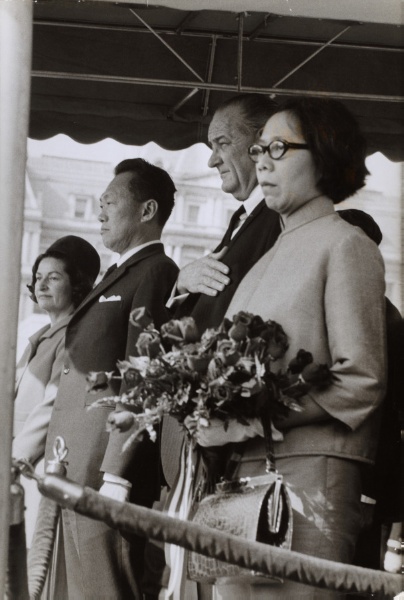 LBJ and Lady Bird standing with Singaporean Prime Minister Lee Kuan Yew and his wife Kwa Geok Choo