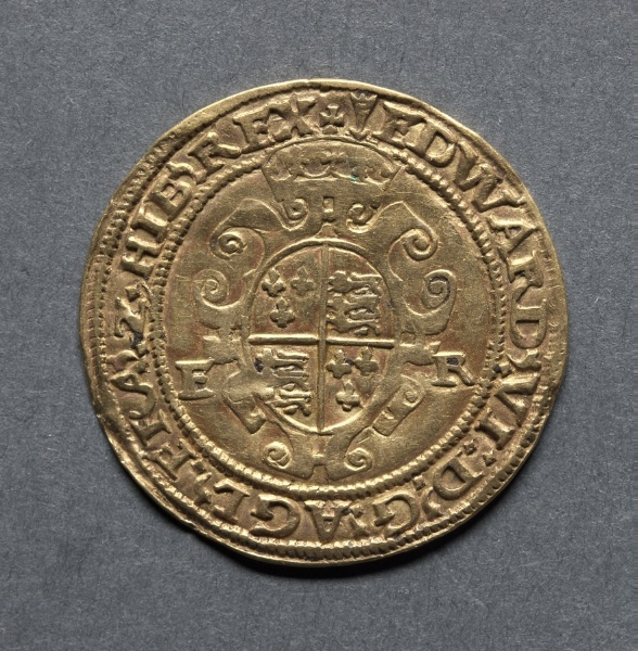 Half Sovereign: Crowned Royal Arms (reverse)