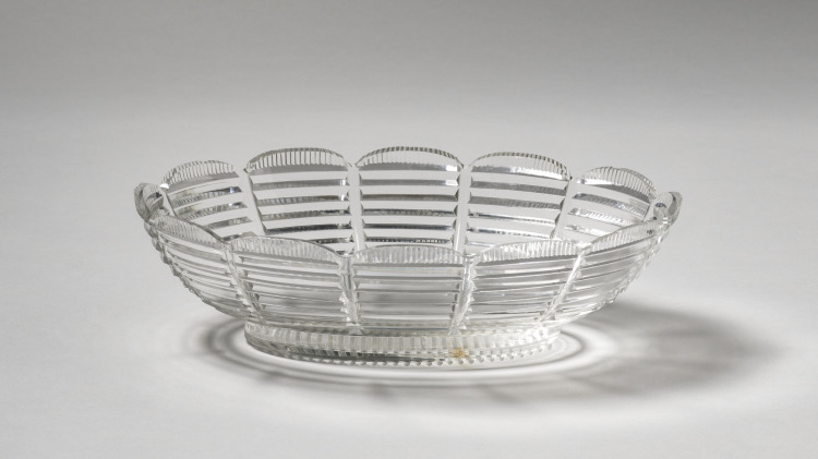Centerpiece (glass bowl)