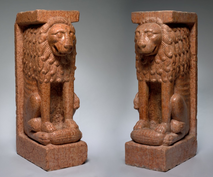 Supporting Lion (pair)