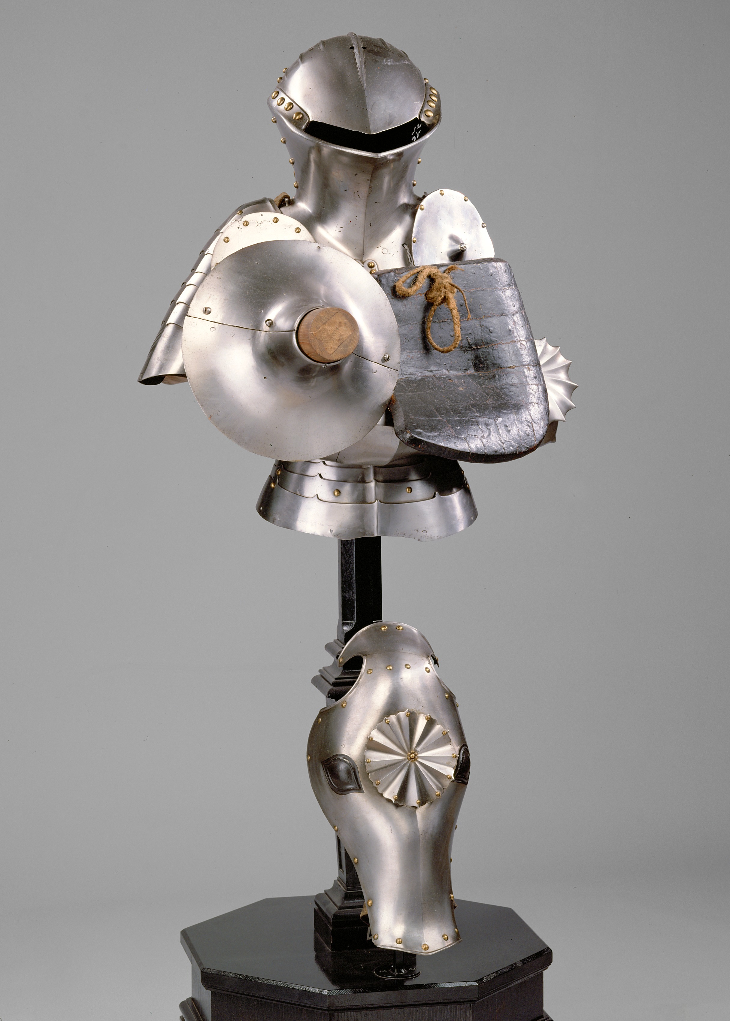 Heavy Jousting Armor (Stechzeug) of Holy Roman Emperor Maximilian I (1459–1519)