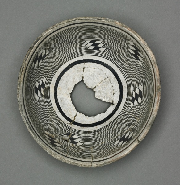 Bowl with Geometeric Design (Concentric Circles)