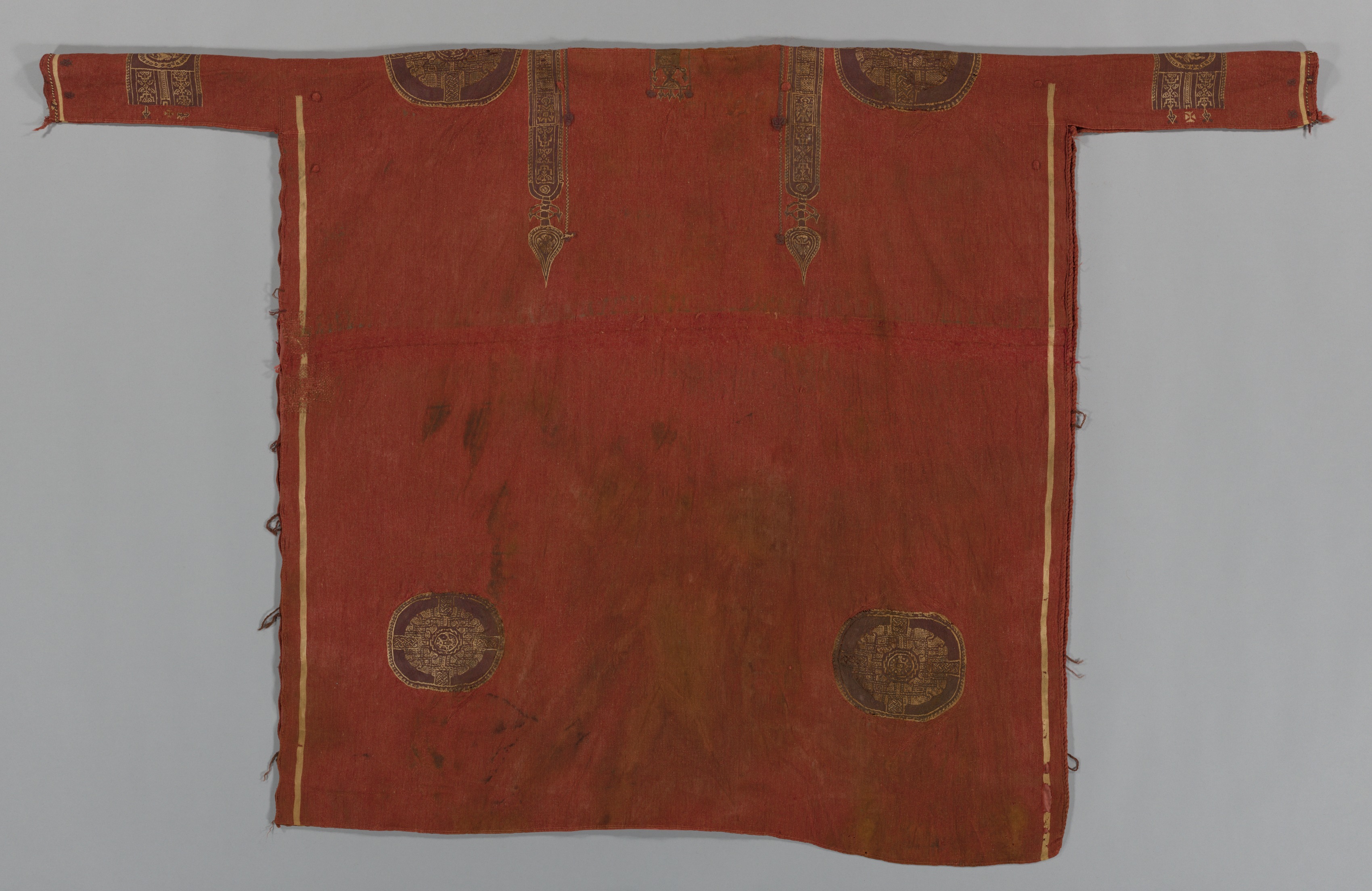 Luxurious Woolen Tunic with Decorated Bands
and Roundels