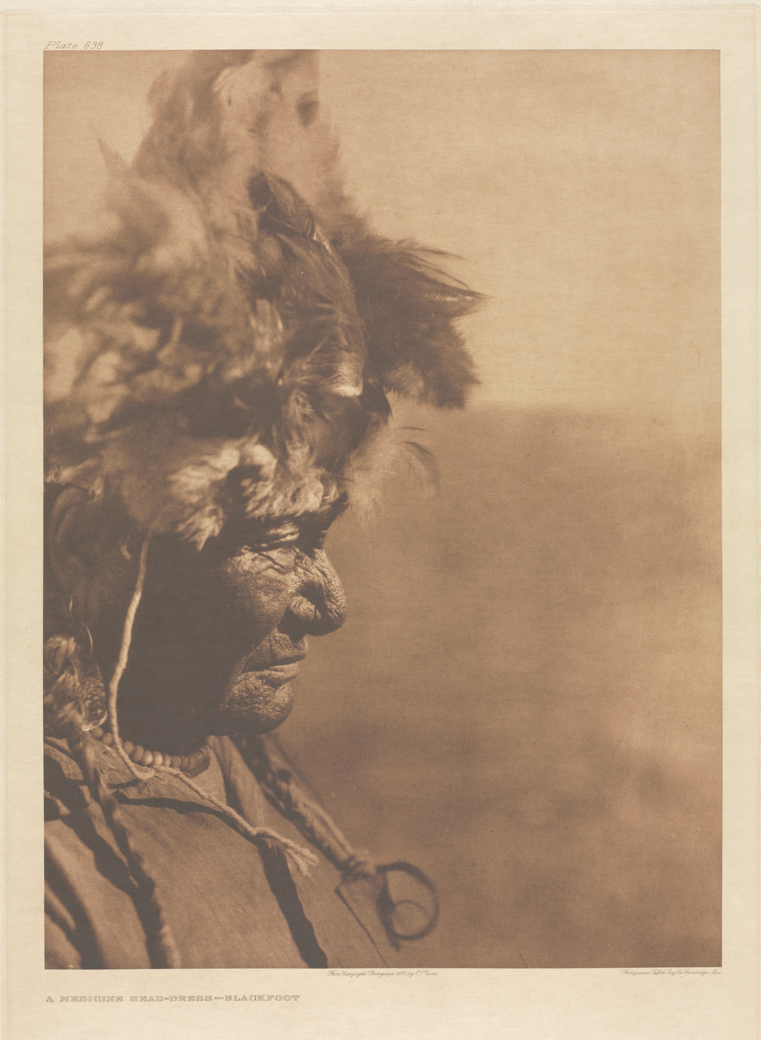 Portfolio XVIII, Plate 638: A Medicine Head-Dress - Blackfoot