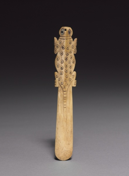 Spatula with Carved Lizard