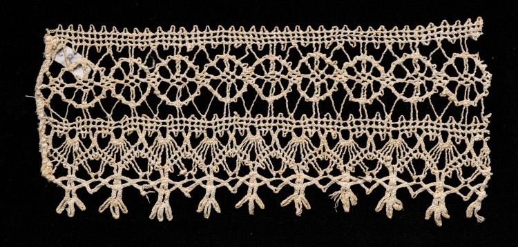 Bobbin Lace Insertion with Edging