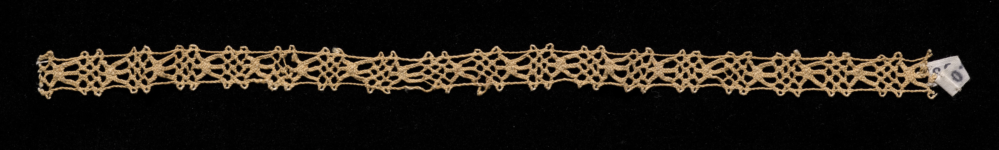 Bobbin Lace Insertion with Selvage