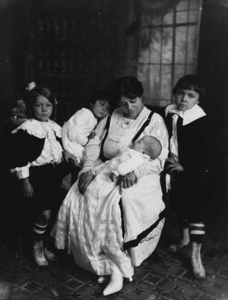 Emma, Gaynella VanDerZee's sister, with her children