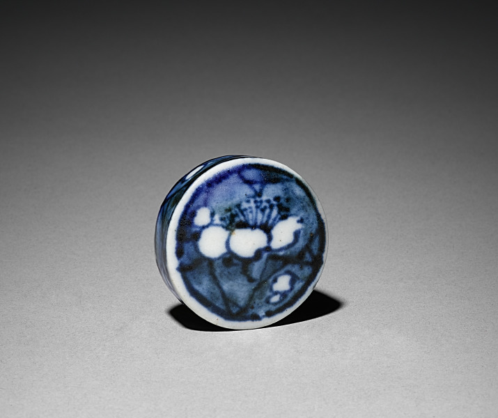 Tea Container (lid) with Plum Blossoms