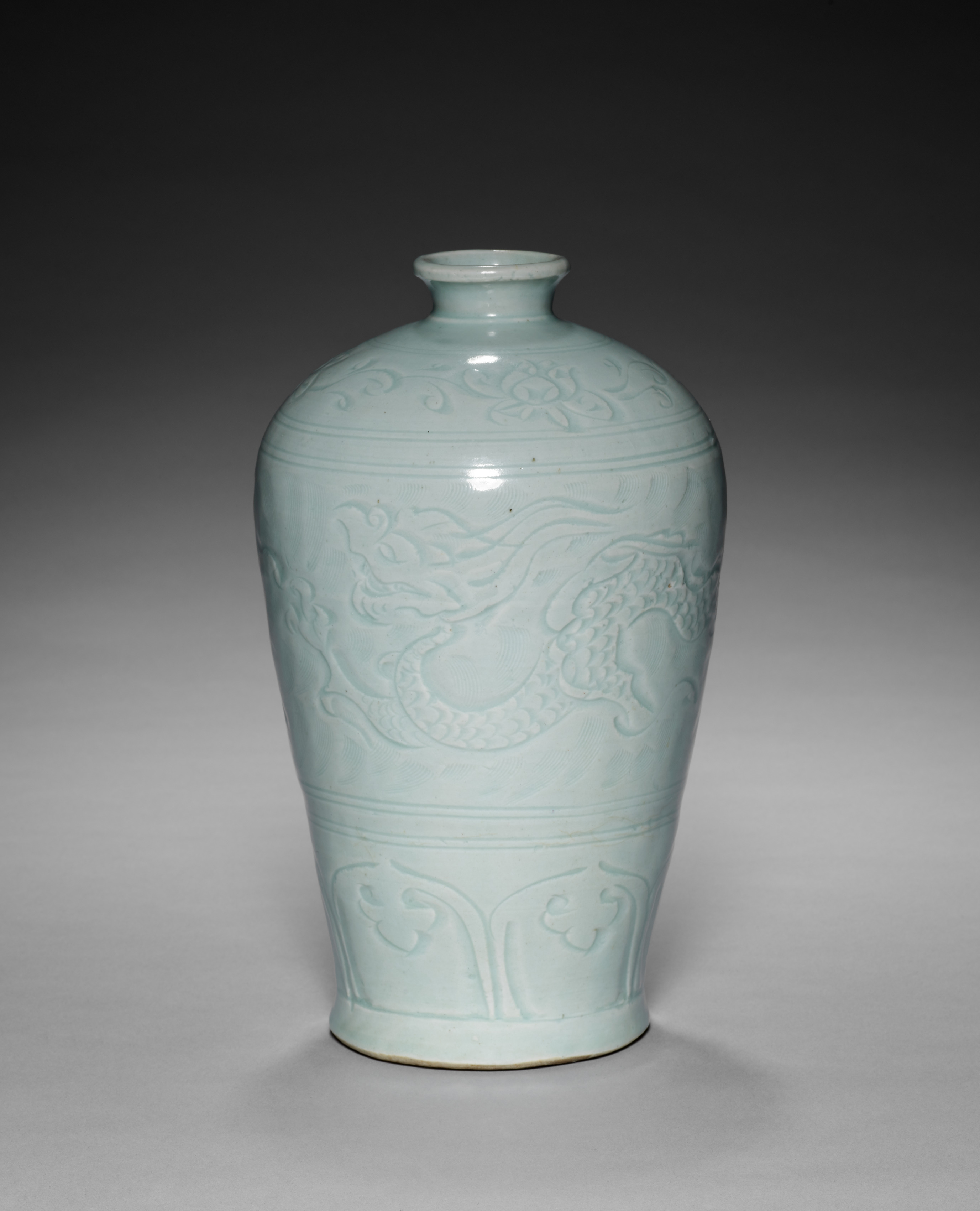 Meiping Vase with carved Dragon Motif
